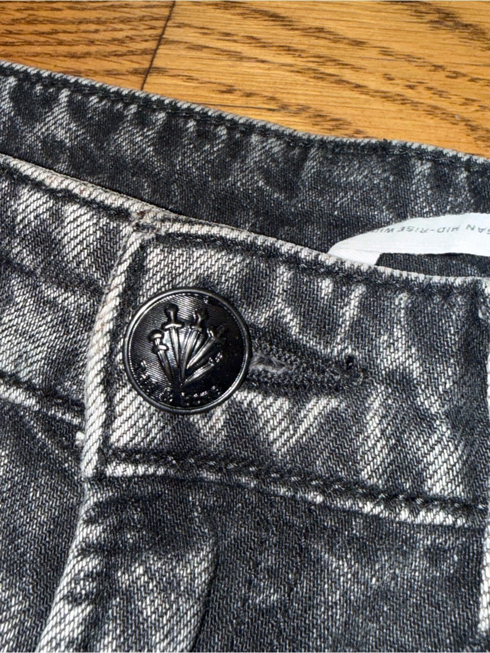 NWOT. Rag & Bone. Logan Mid-Rise Wide Leg Jean. Washed Black. Size 27. - Picture 8 of 14